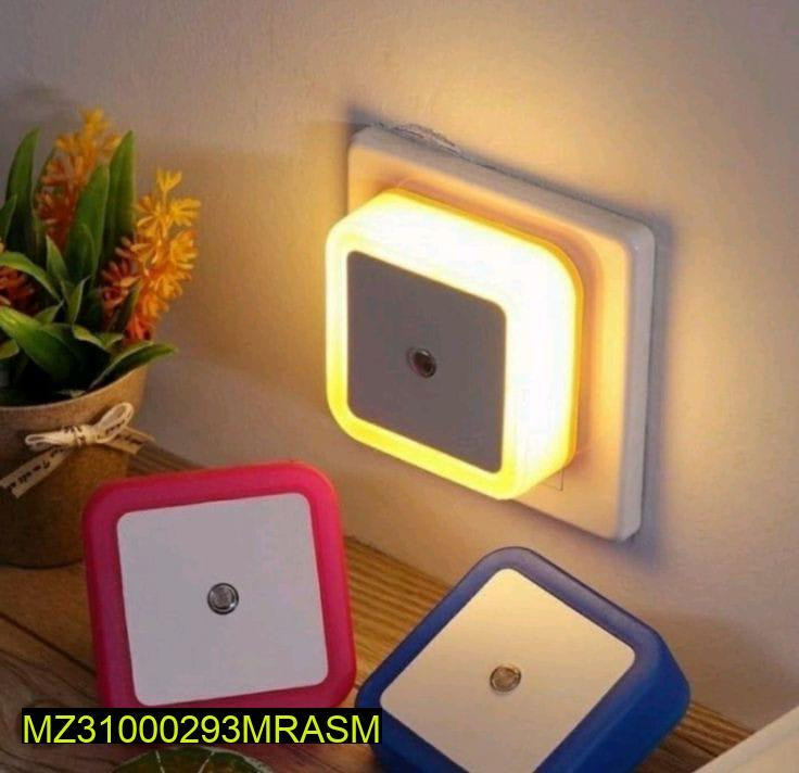 Automatic Dusk to Dawn LED Night Light – EU/US Plug-In Wall Lamp